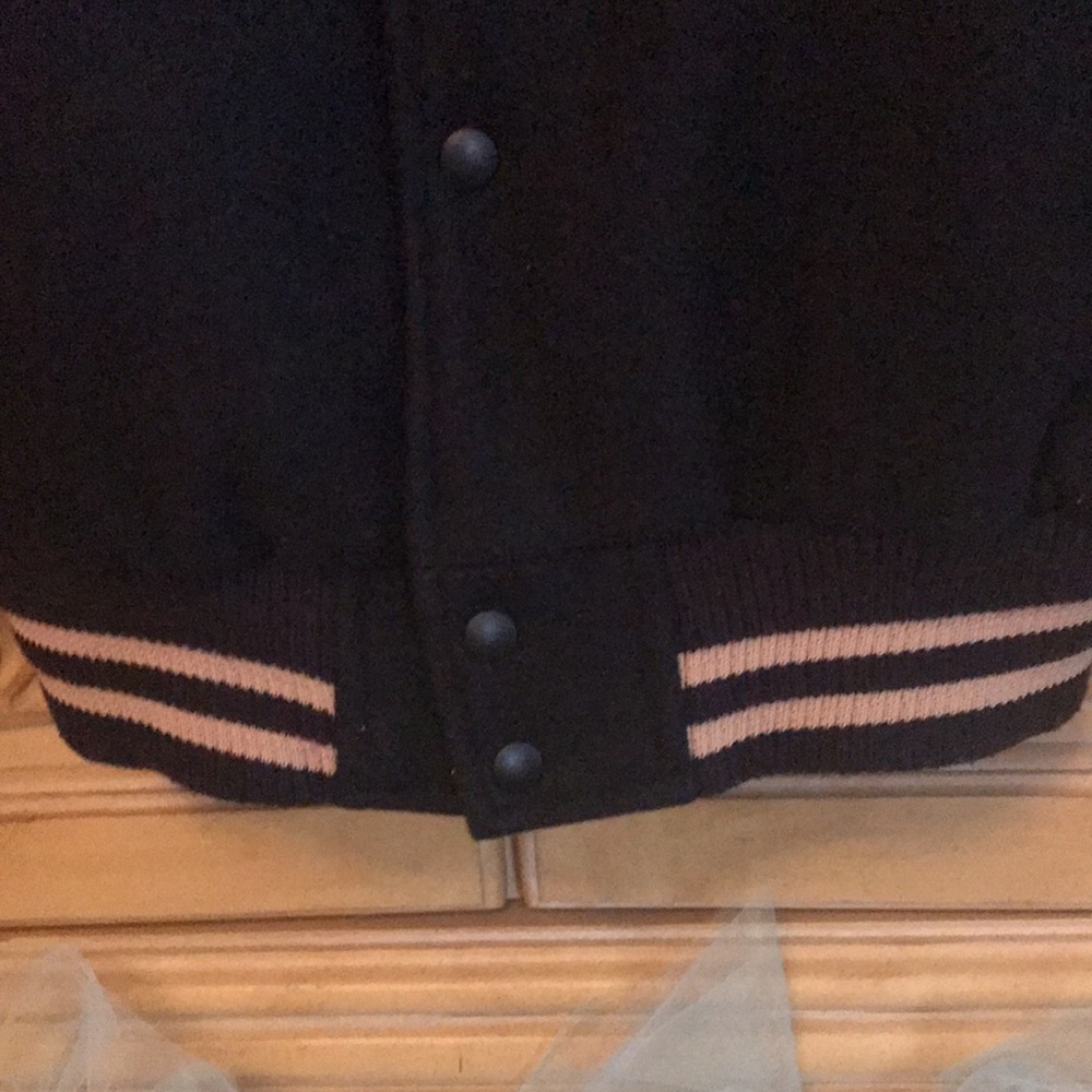 Warner Bros Tasmanian Devil Varsity Jacket Black - Picture 7 of 14